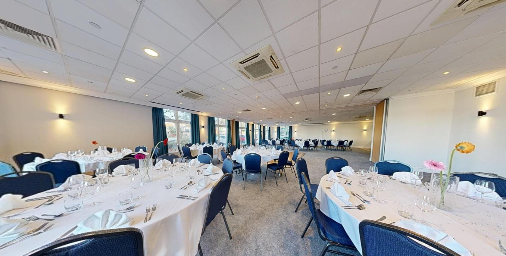 Kenilworth-Warwick Suite