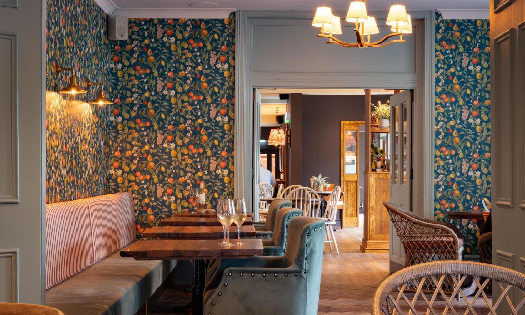 The Snug, The Ropemaker, Emsworth photo #1