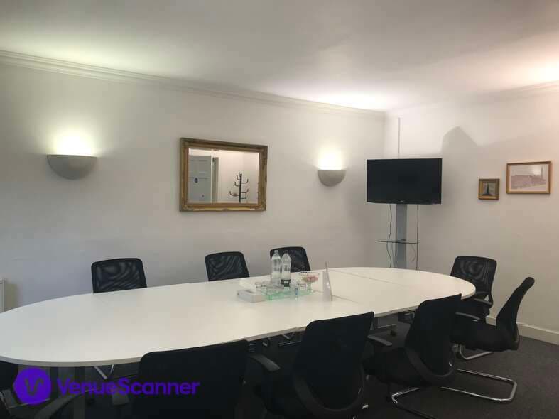 Holyrood, Citibase Edinburgh St Colme photo #1