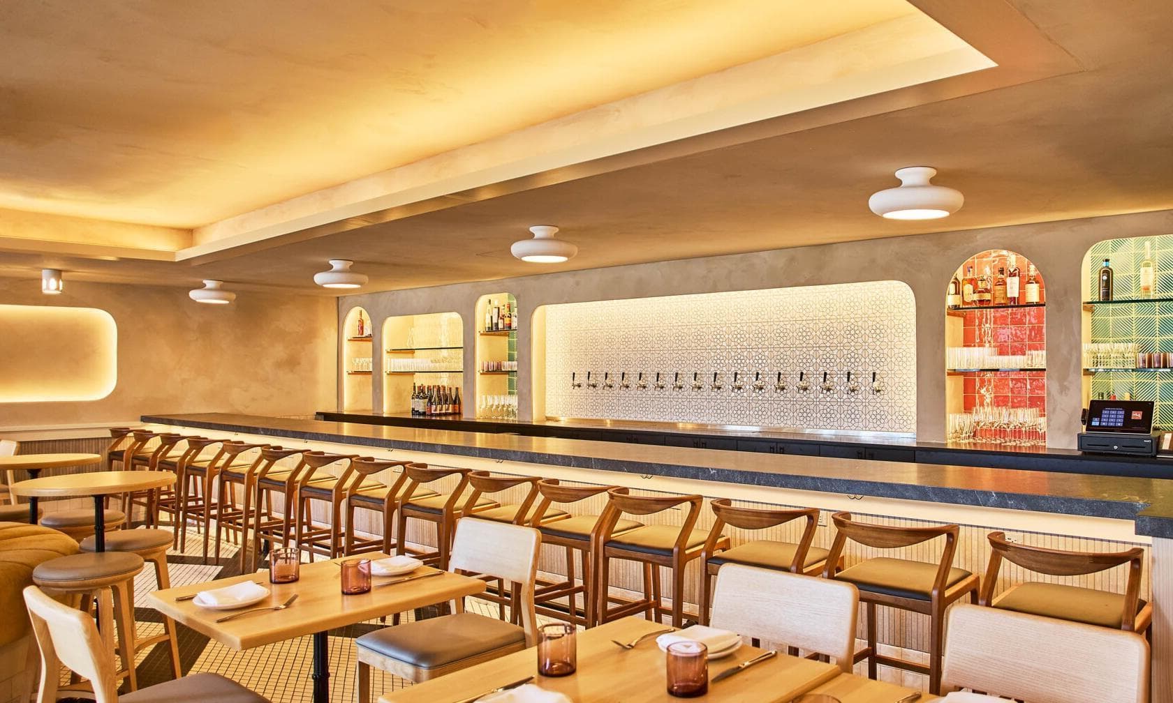 Semi Private Area, Baleia photo #1