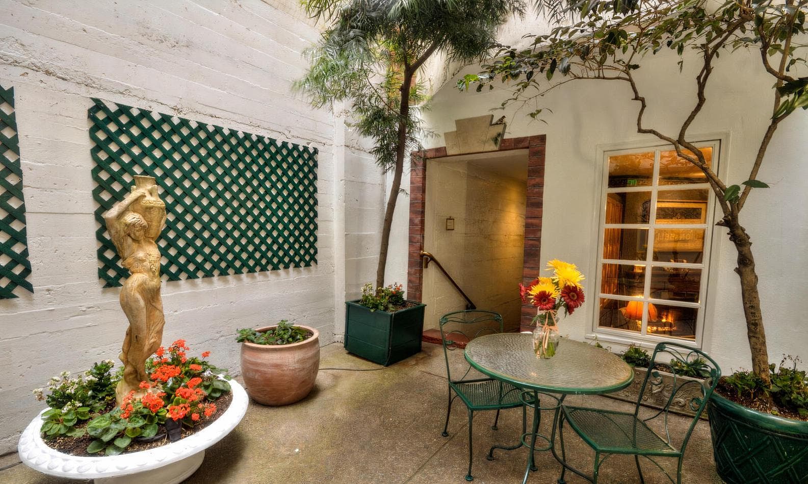 White Swan Garden Terrace, White Swan Inn photo #1