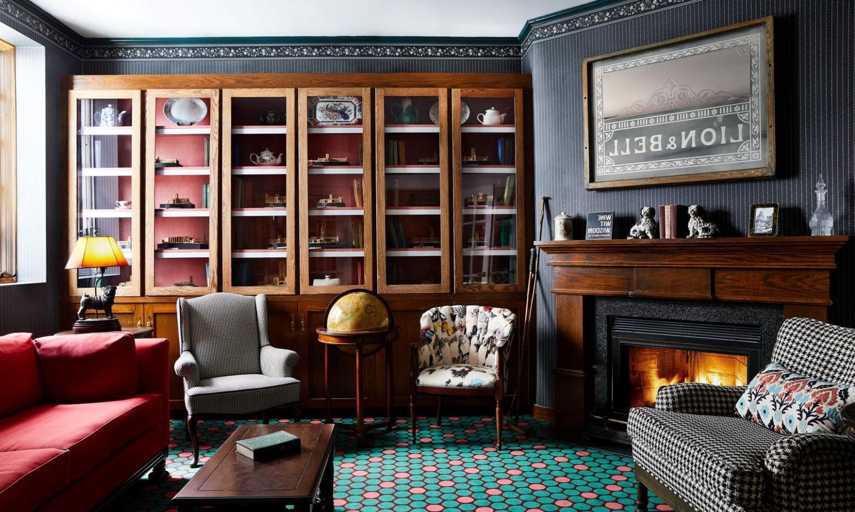 White Swan Library, White Swan Inn photo #1