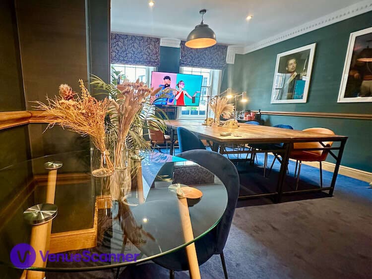 Boardroom, Starstruck HQ photo #2