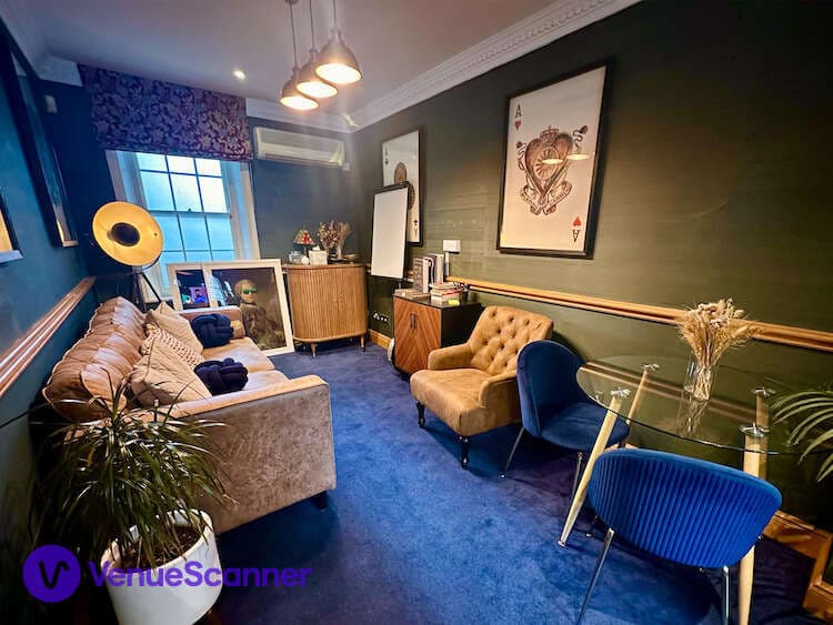 Starstruck HQ, Boardroom photo #3