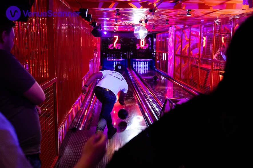 Orange Zone, Lane7 London Victoria photo #1