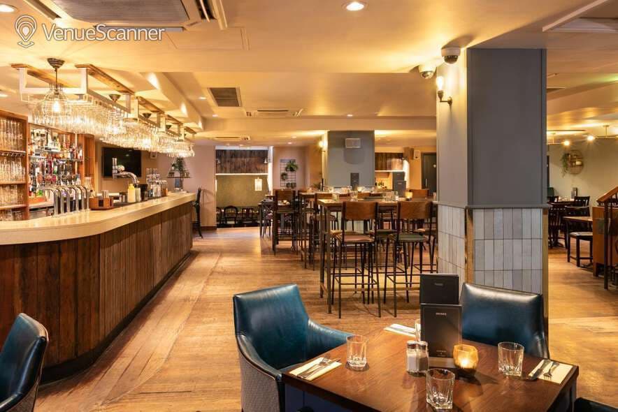 Basement Bar, Pitcher & Piano Cornhill photo #3