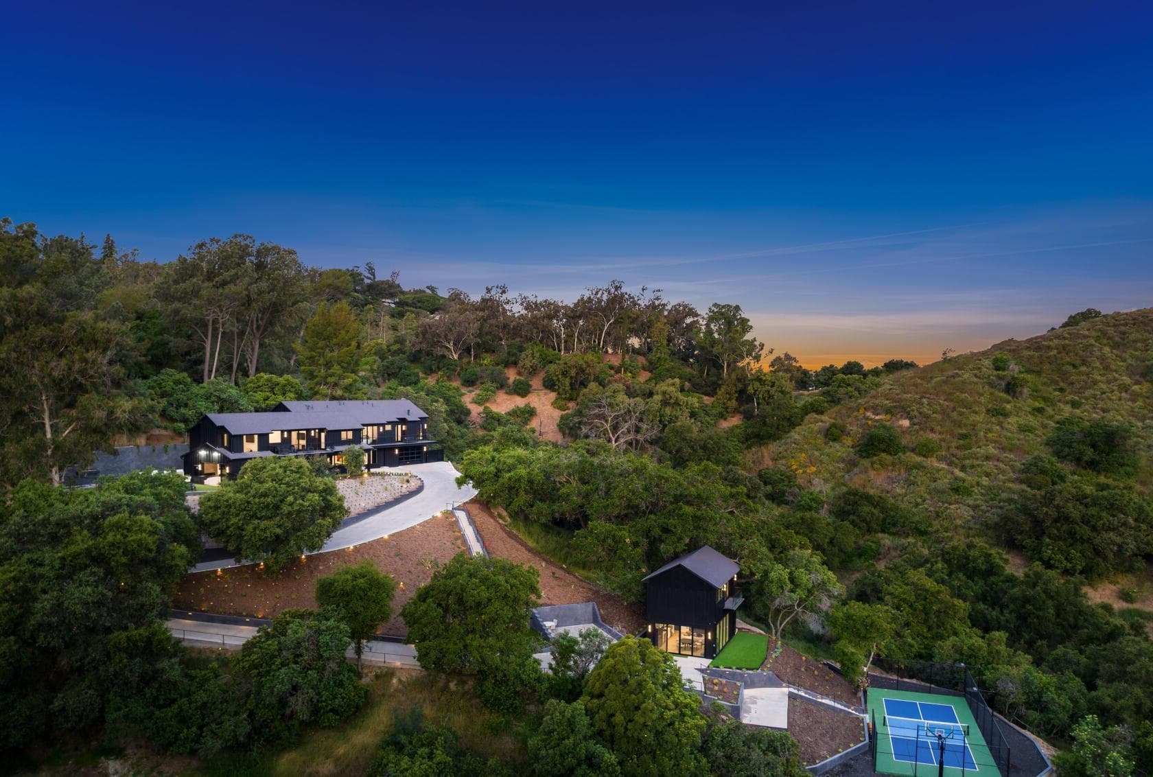 4.5-Acre Hillside Estate, 4.5-Acre Hillside Estate photo #1