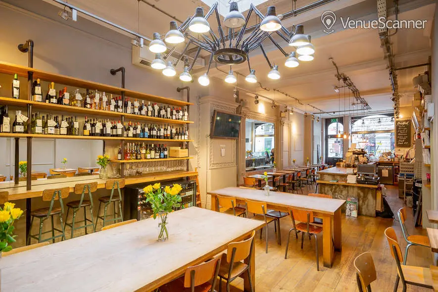 Notes Coffee Roasters & Bars - Trafalgar Square, Full Venue photo #3