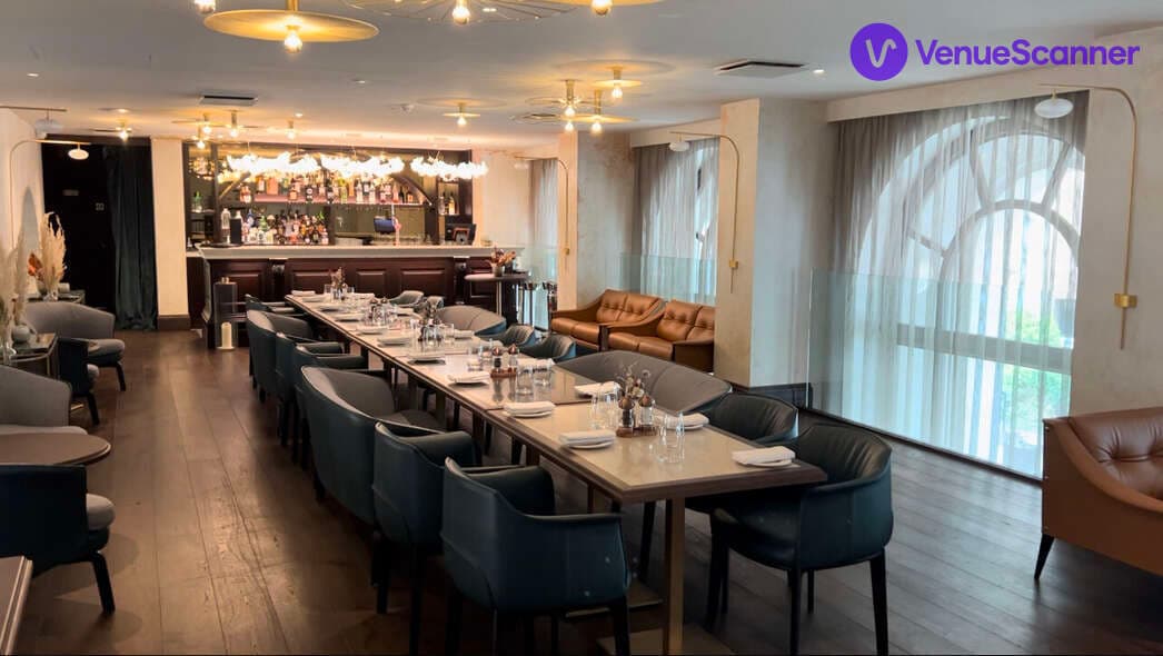 Mezzanine, Piazza Italiana photo #1