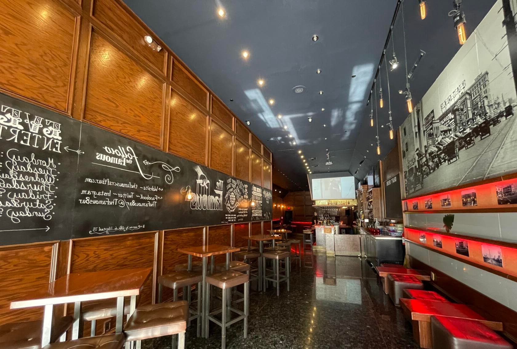 The Famous, Entire Restaurant, undefined photo #1