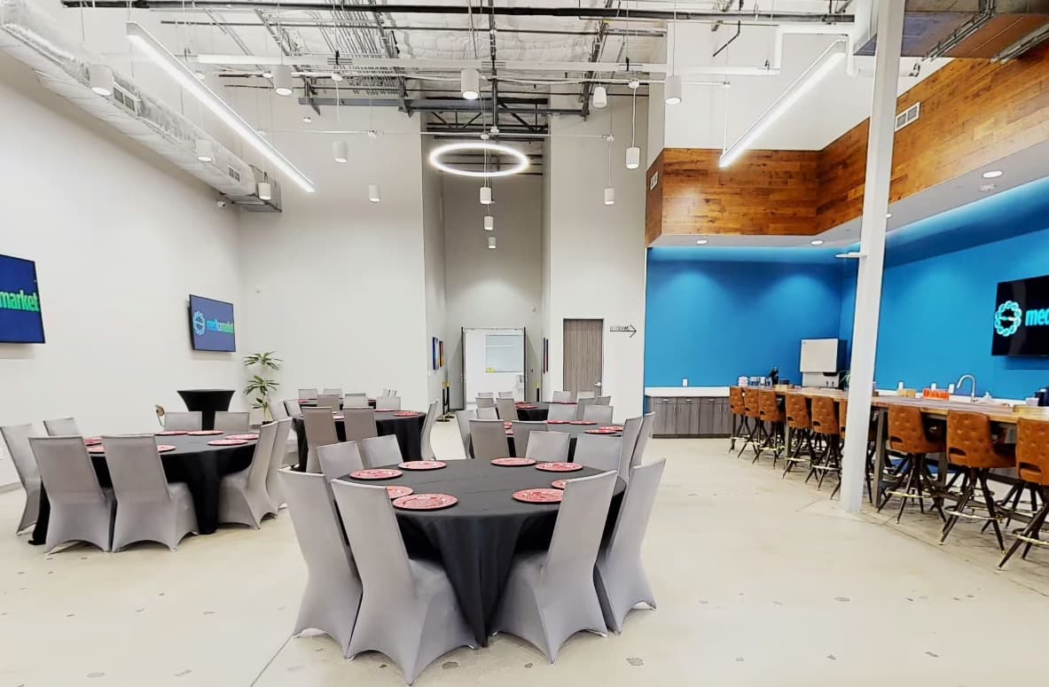 Element Lounge And Bar, MedtoMarket photo #1