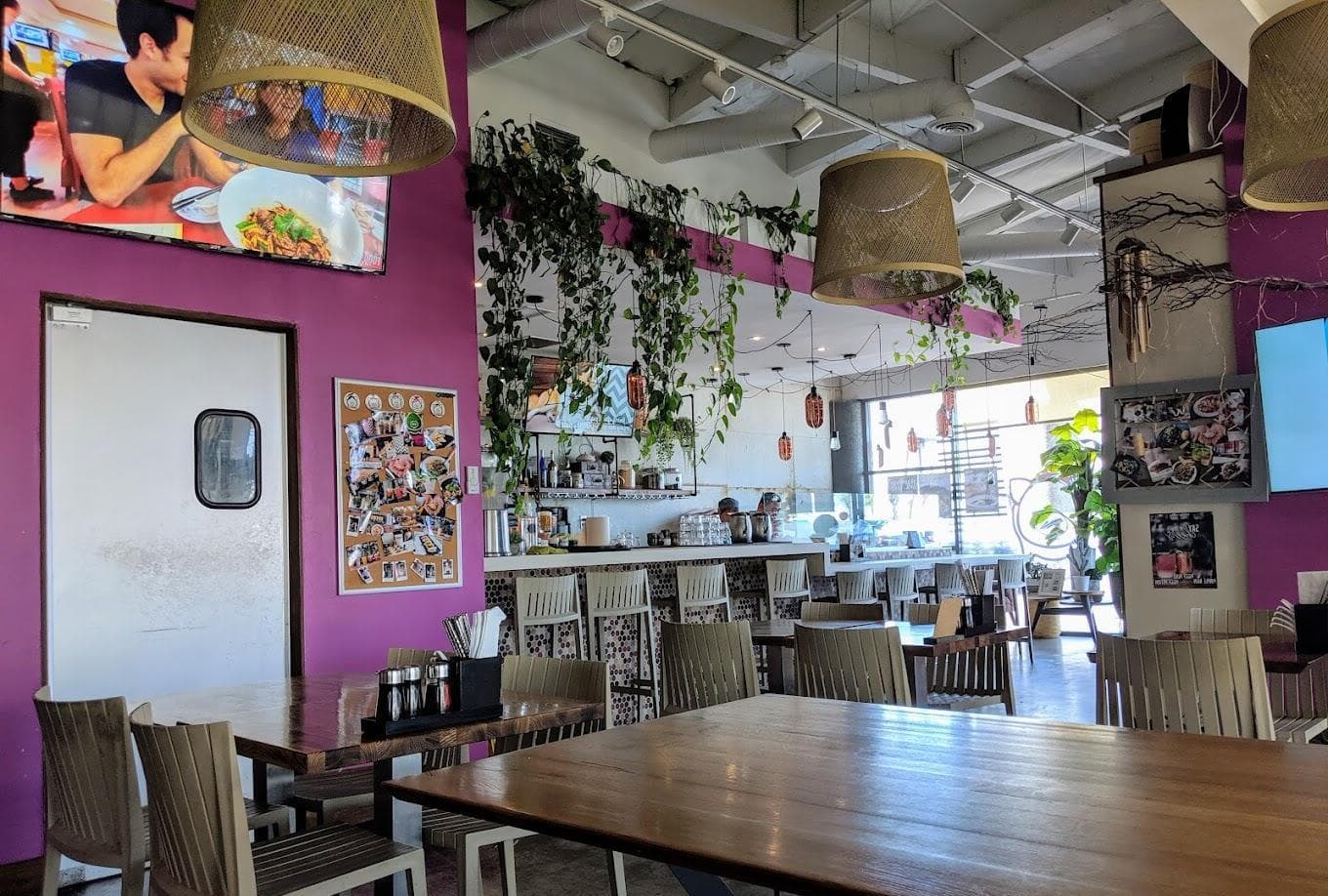 Indoor Space, Steamy Piggy photo #1