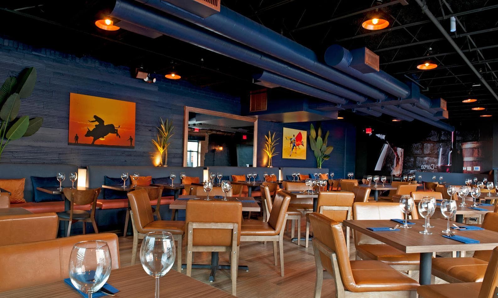 Main Dining, Blue Tuba photo #1