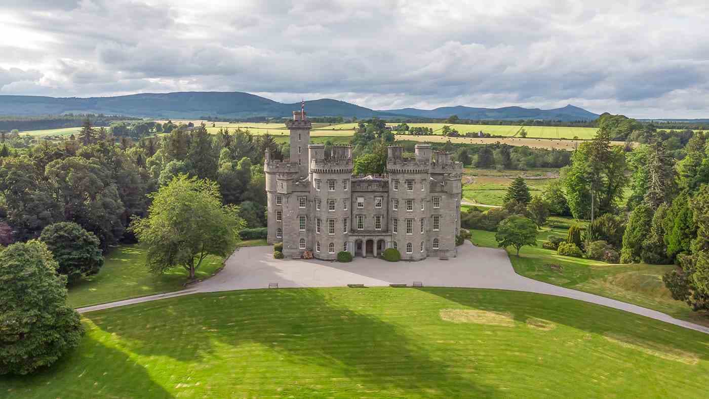 Exclusive Hire, Cluny Castle photo #1