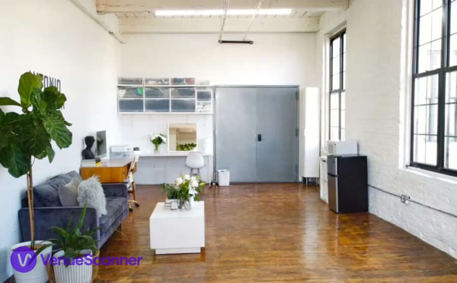 Antonio Jefferson Studio photo #3