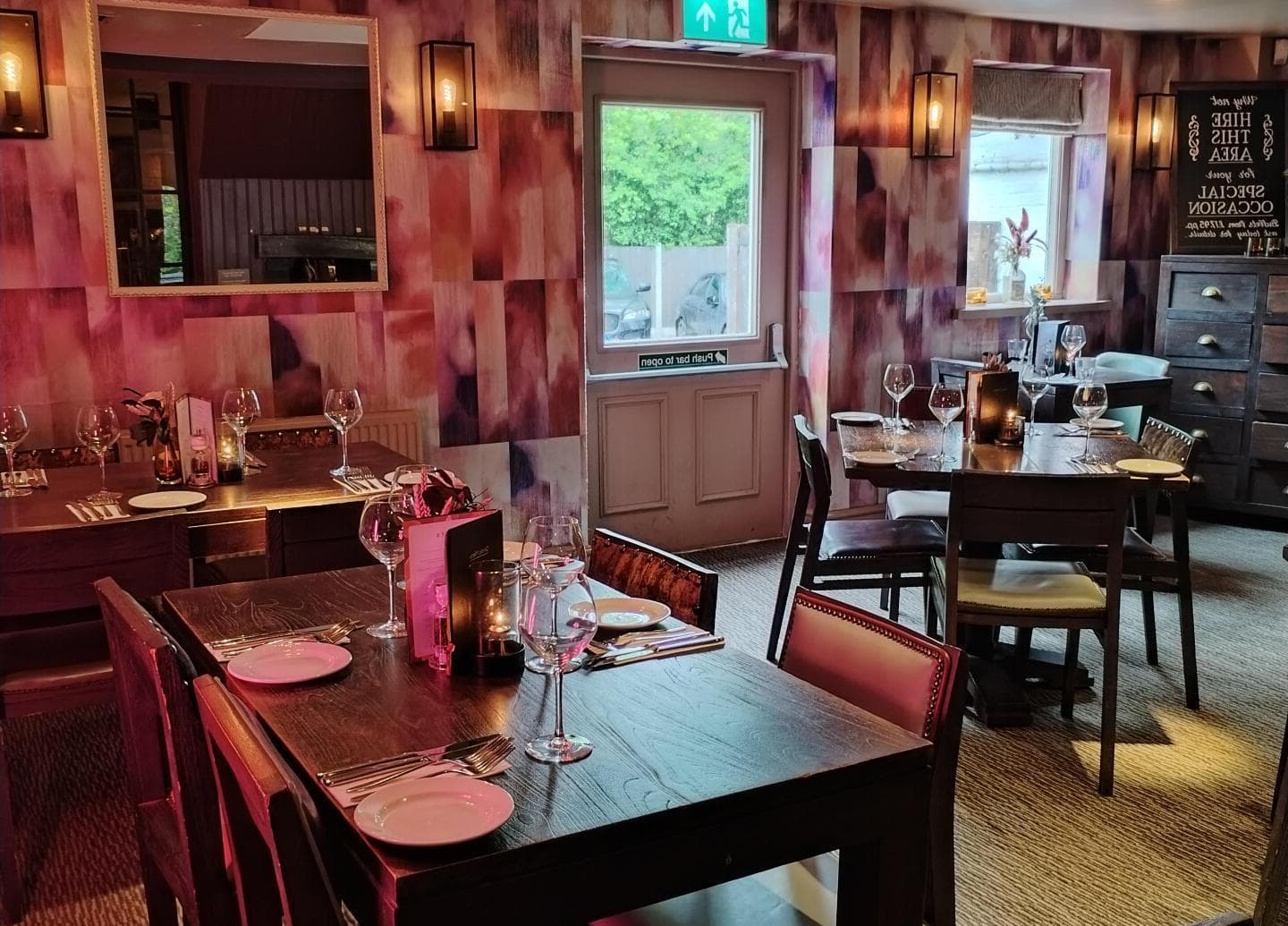 The Red Room, The King William photo #1