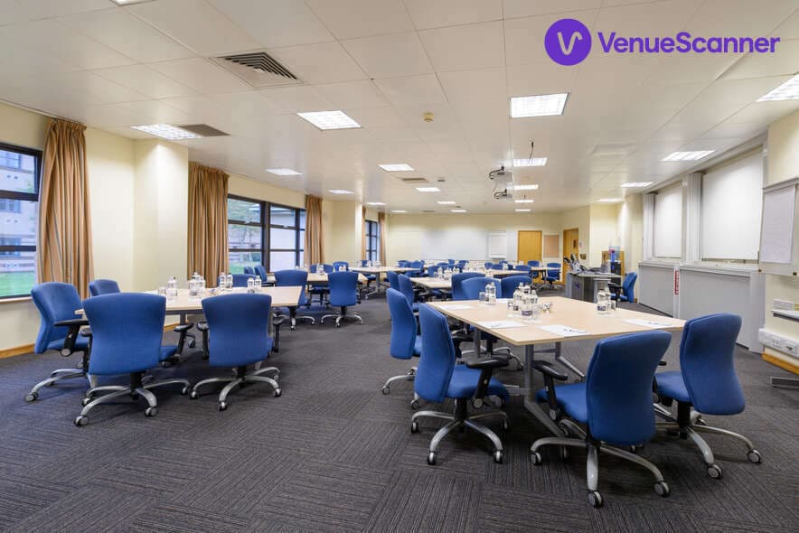 LR 17, Venue Cranfield photo #1