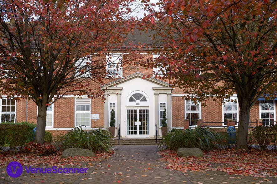 LR 17, Venue Cranfield photo #2