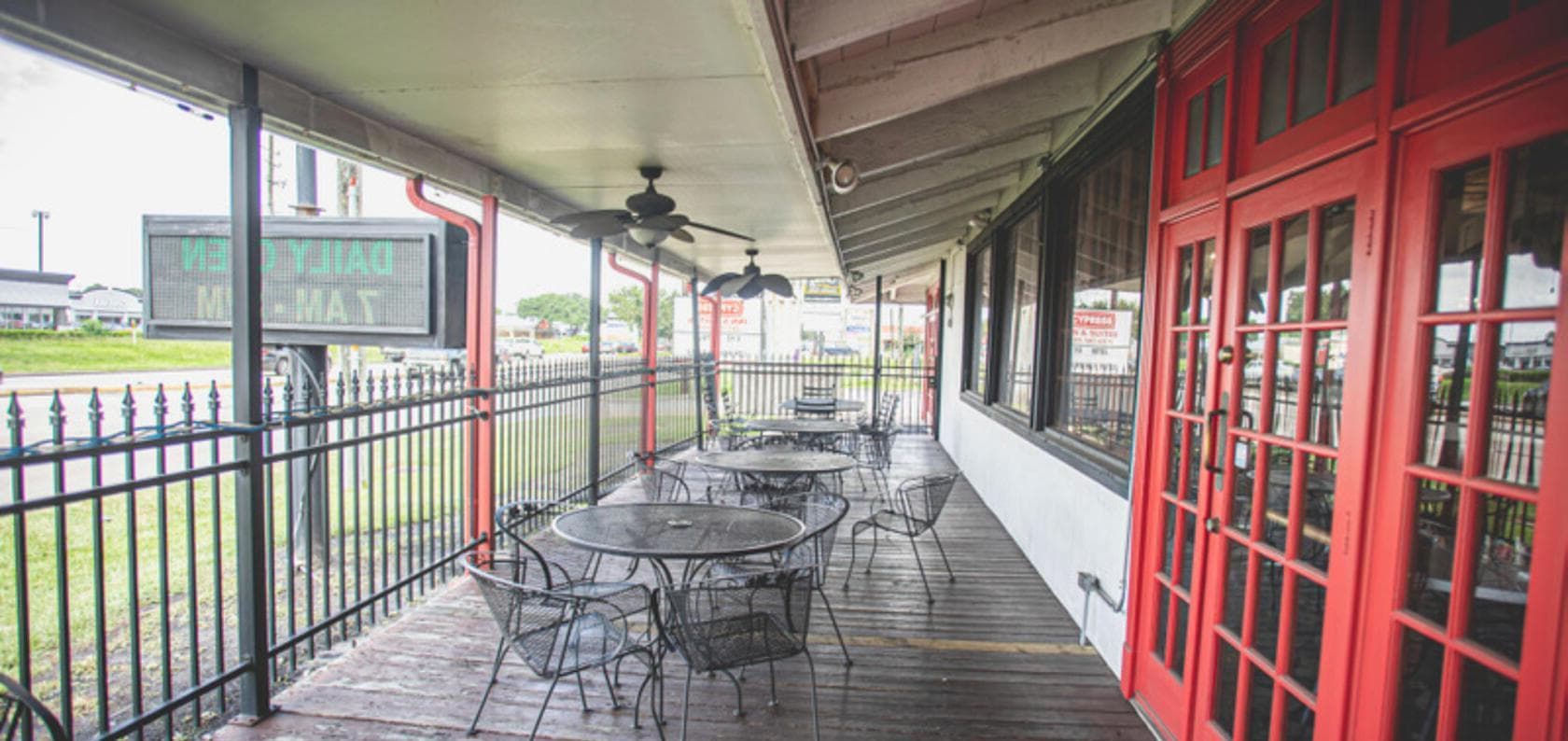 Patio, Victor's Restaurant photo #1