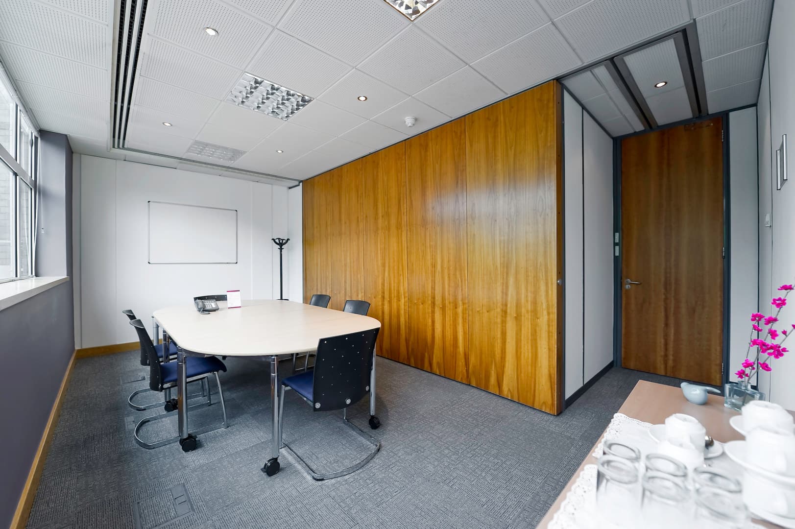 Wellington, Regus Weybridge Brooklands Business Park photo #1