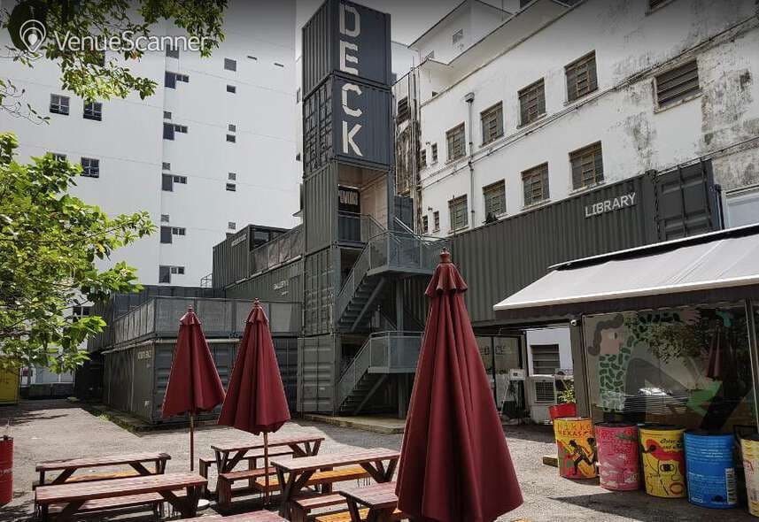 Courtyard, Deck photo #1