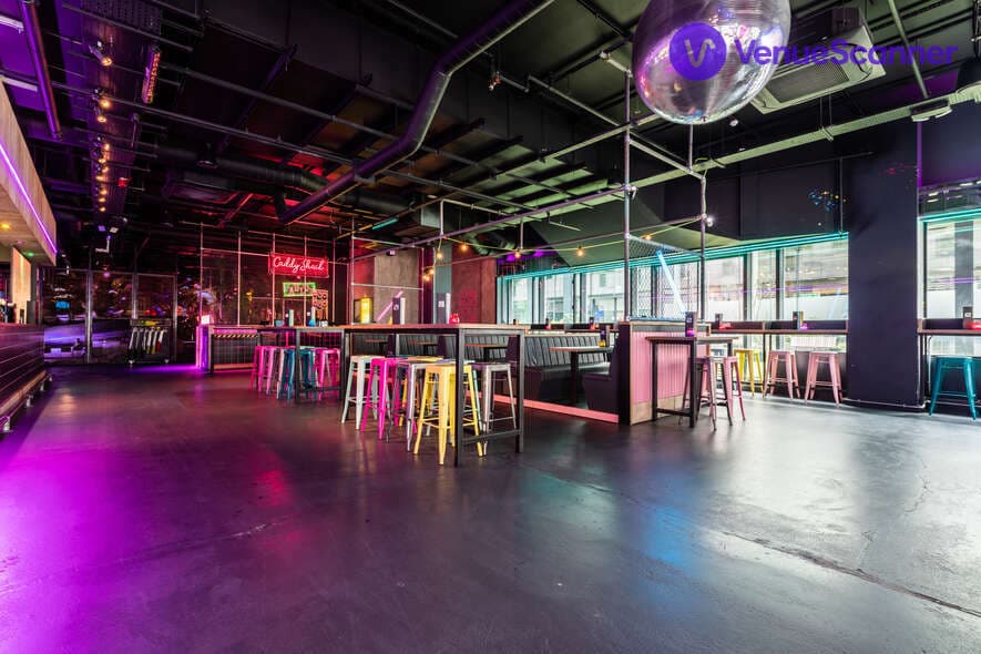 Junkyard Golf Shoreditch photo #3