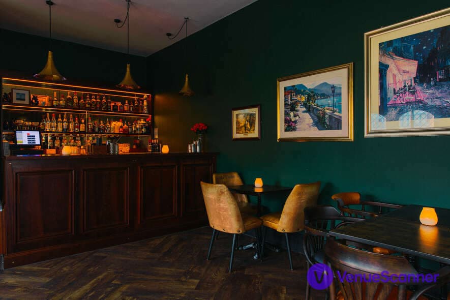 Green Room, The Maven photo #2