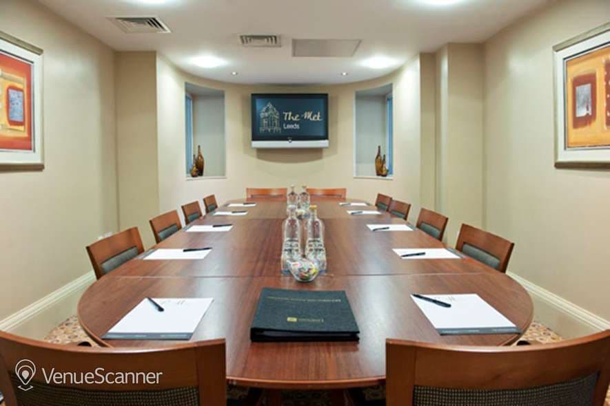 Met 12, The Principal Met Hotel photo #2