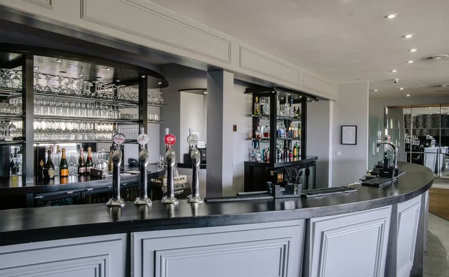 Skylark Suite, Skylark Country Club photo #2