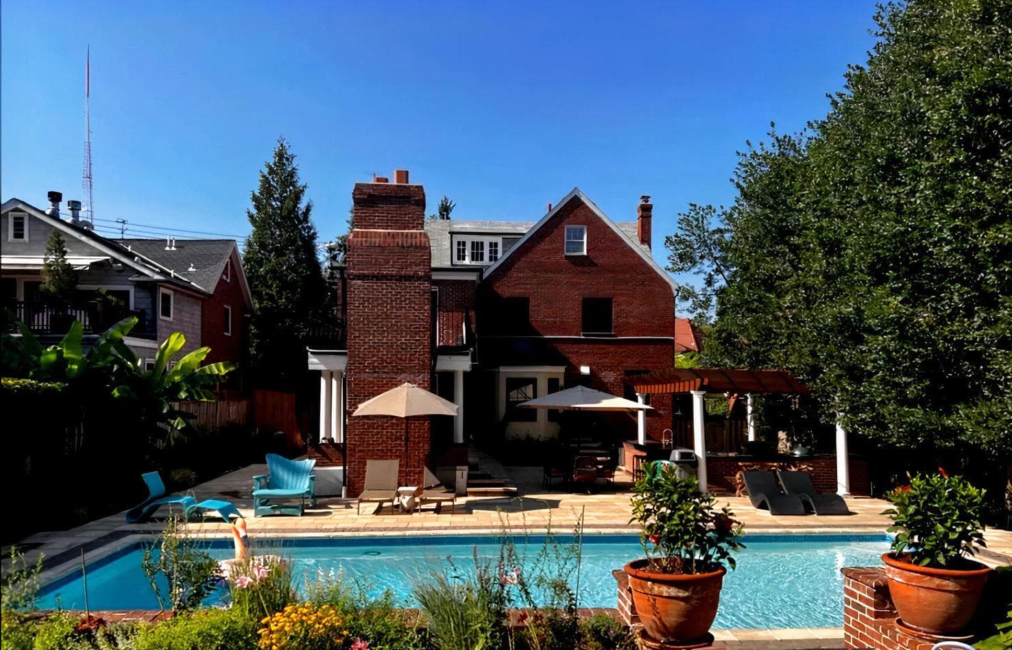 Whole Venue, Urban backyard with pool and outdoor kitchen photo #1