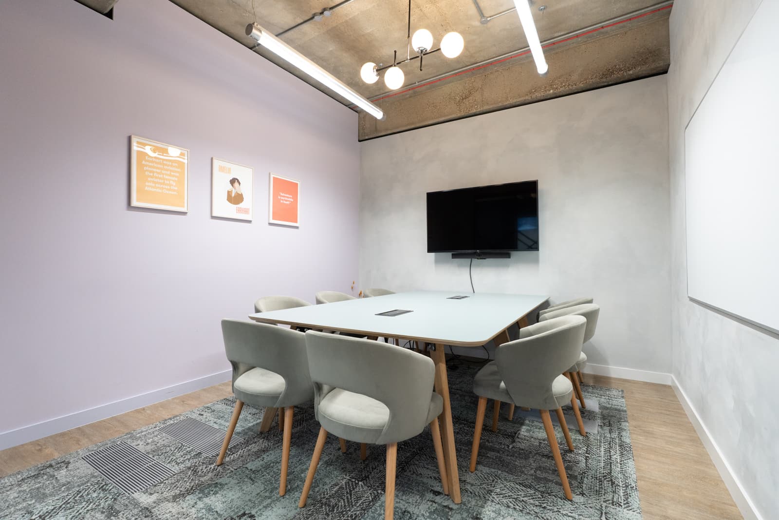 Amelia, Aldgate East photo #3