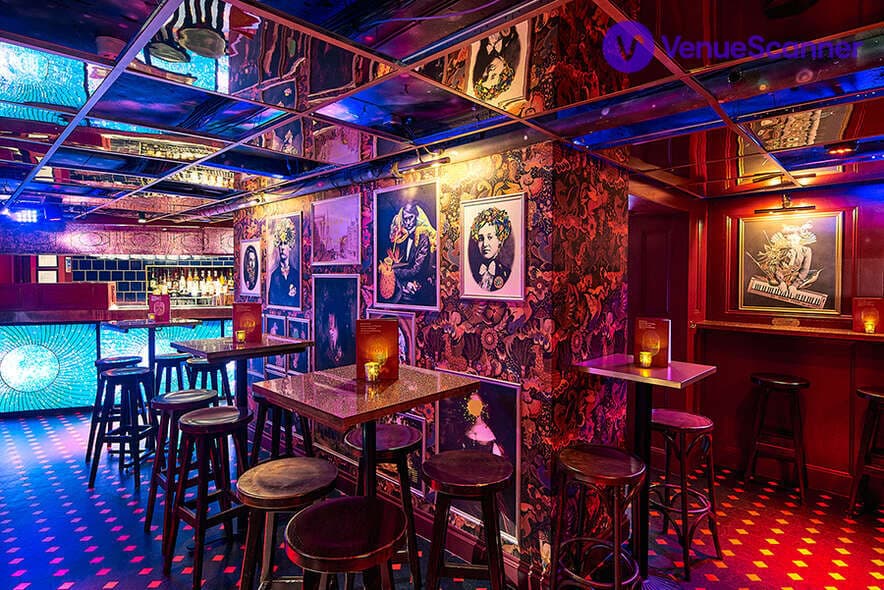 Full Venue, The Escapologist photo #1