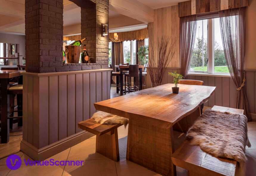 The Wayfarer, Bar Area photo #3