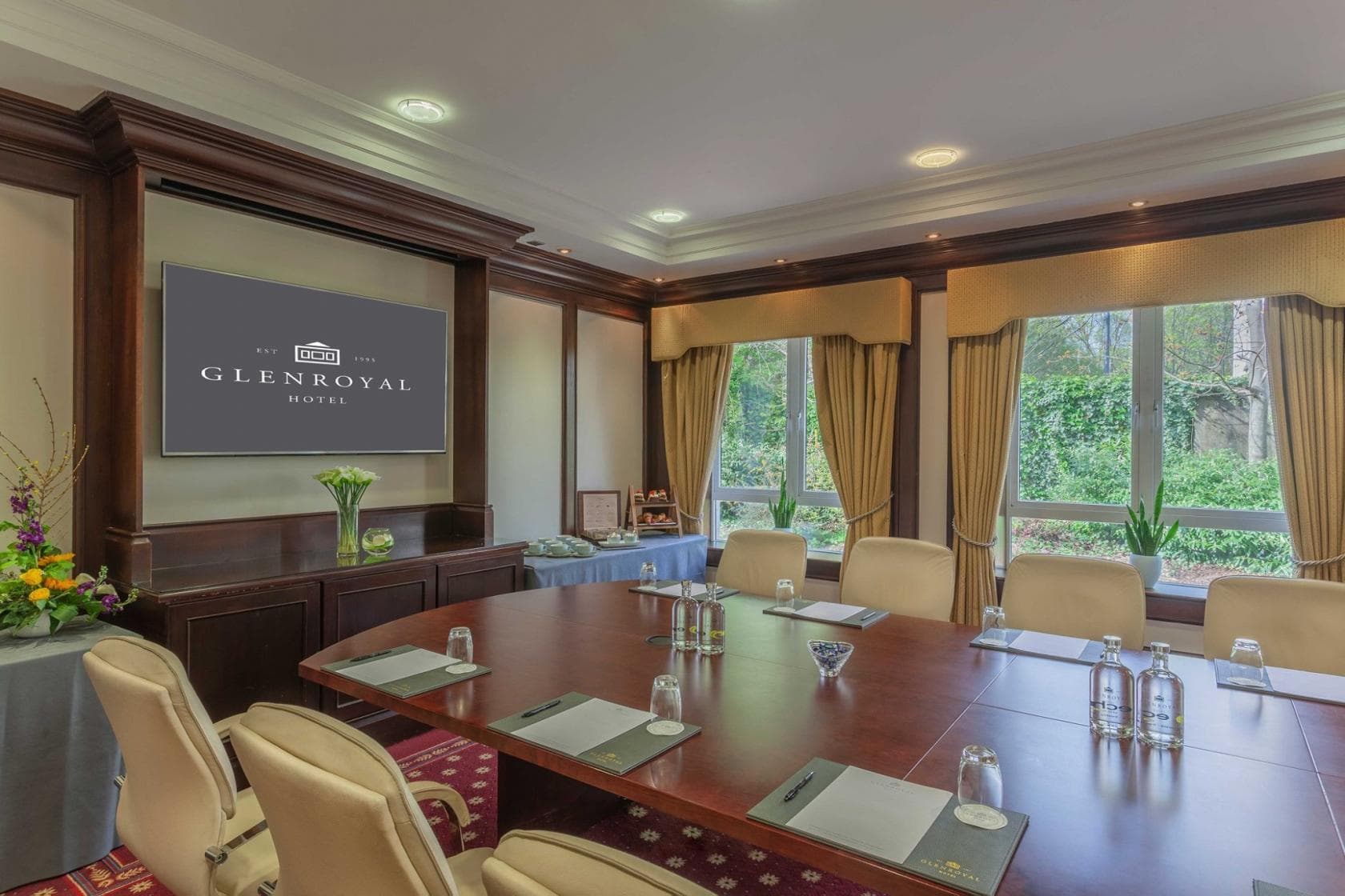 Oval Room, The Glenroyal Hotel photo #2