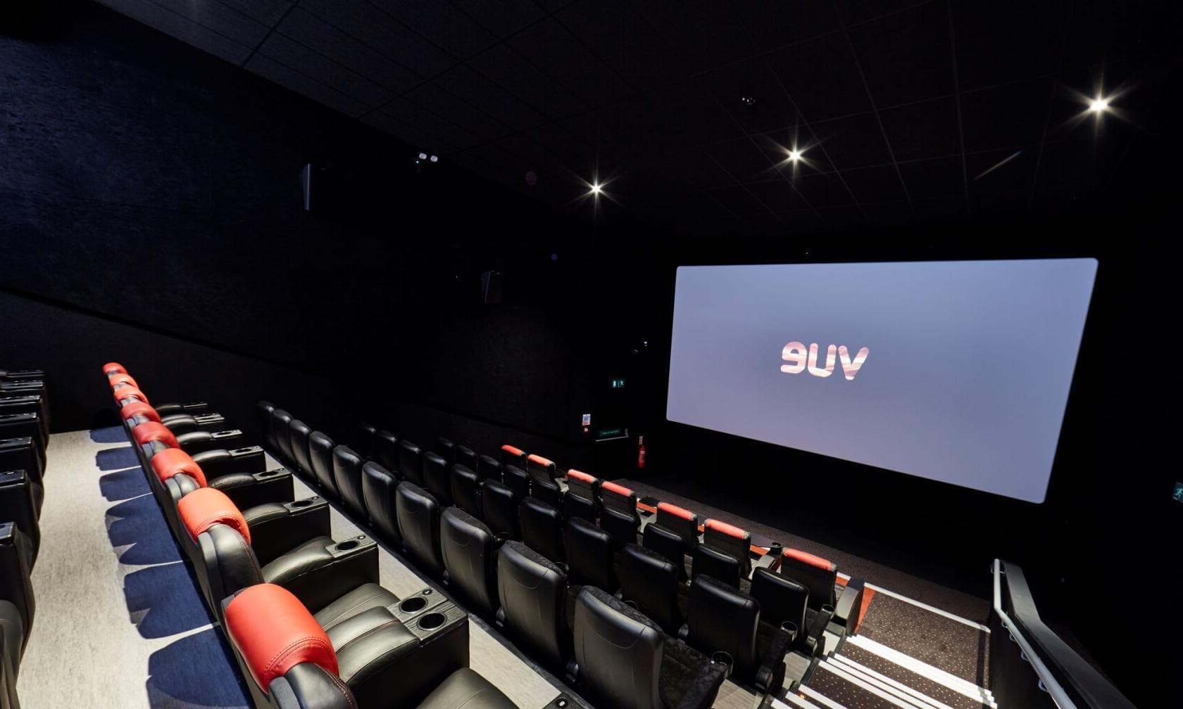 Screens 3 & 4, Vue Bedford photo #3