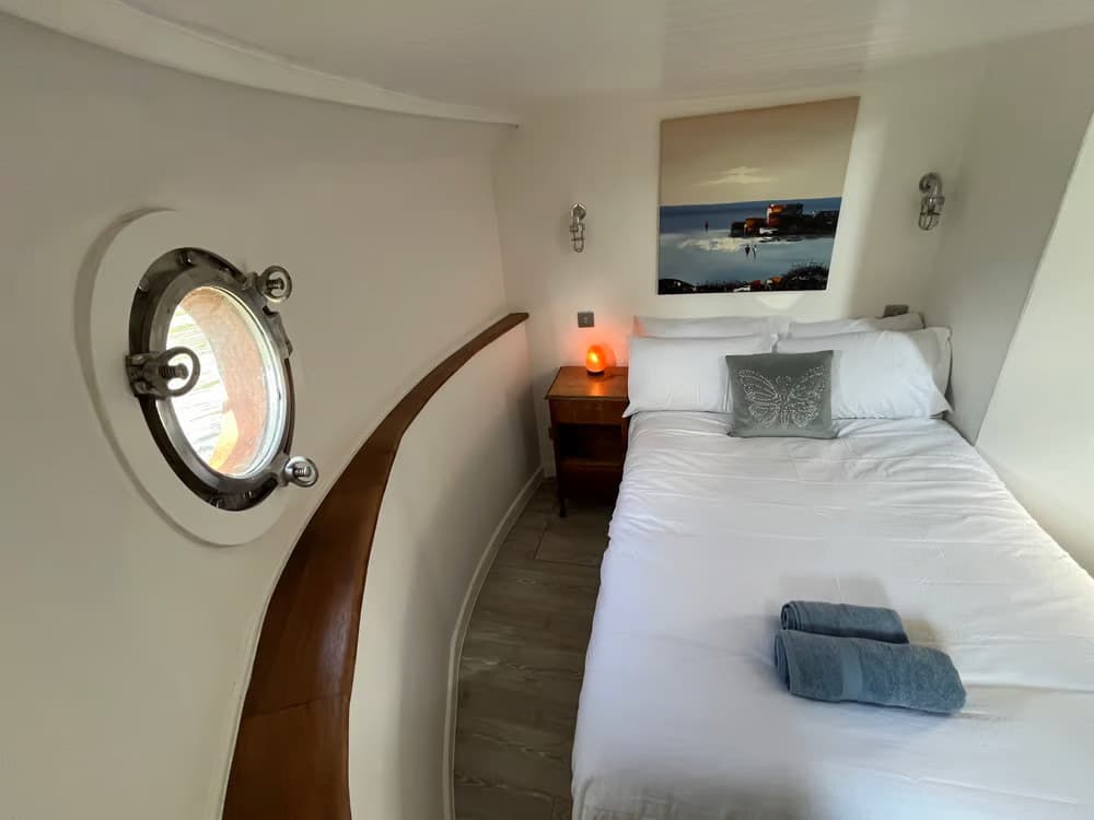 Exclusive Hire, Unitan Houseboat photo #5