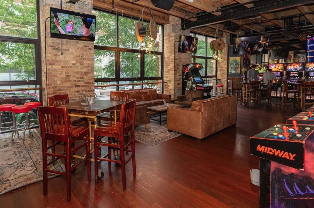 Photo of Headquarters Beercade, Window Lounge