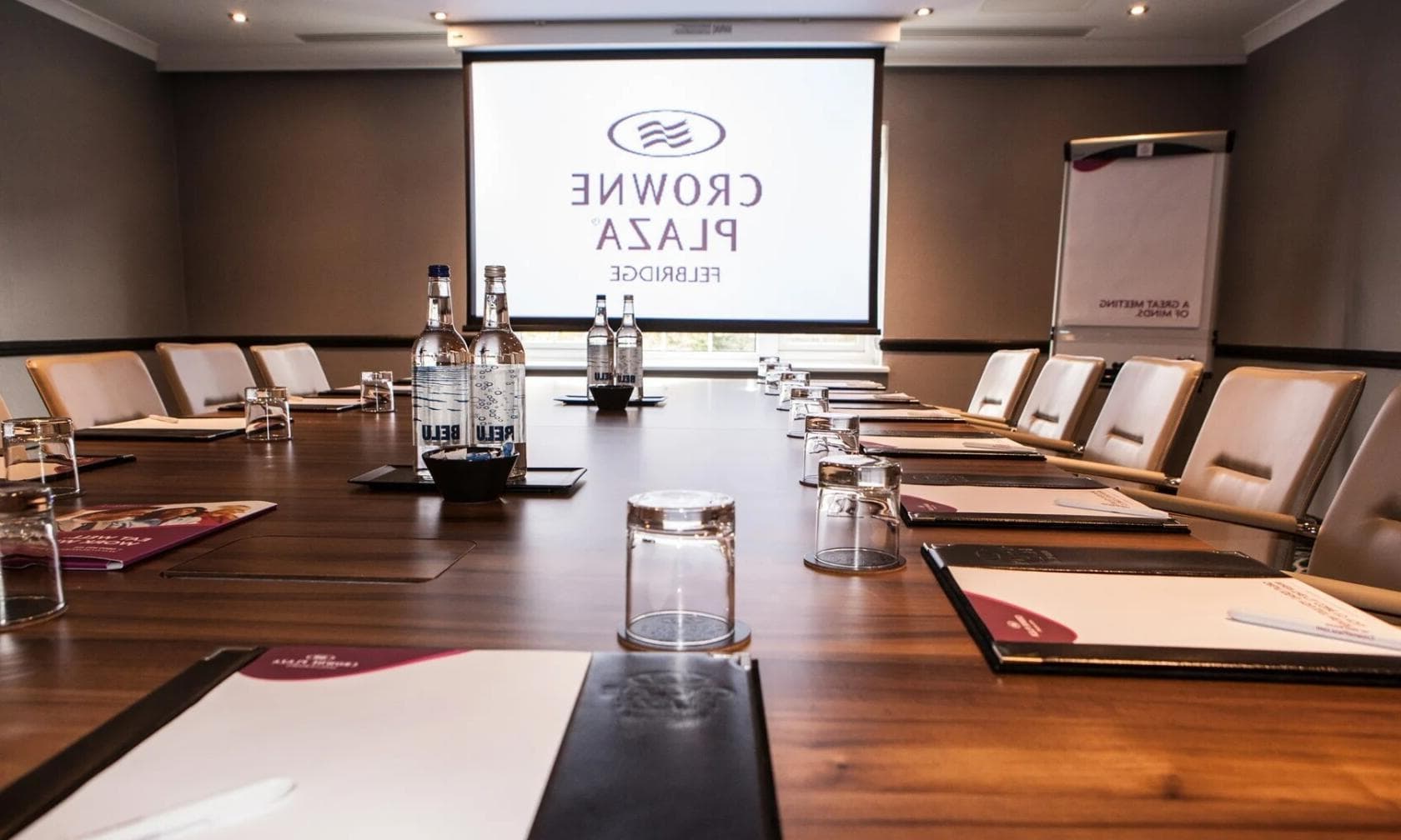 Chestnut Suite, The Elite Venue Selection Felbridge - Gatwick photo #1