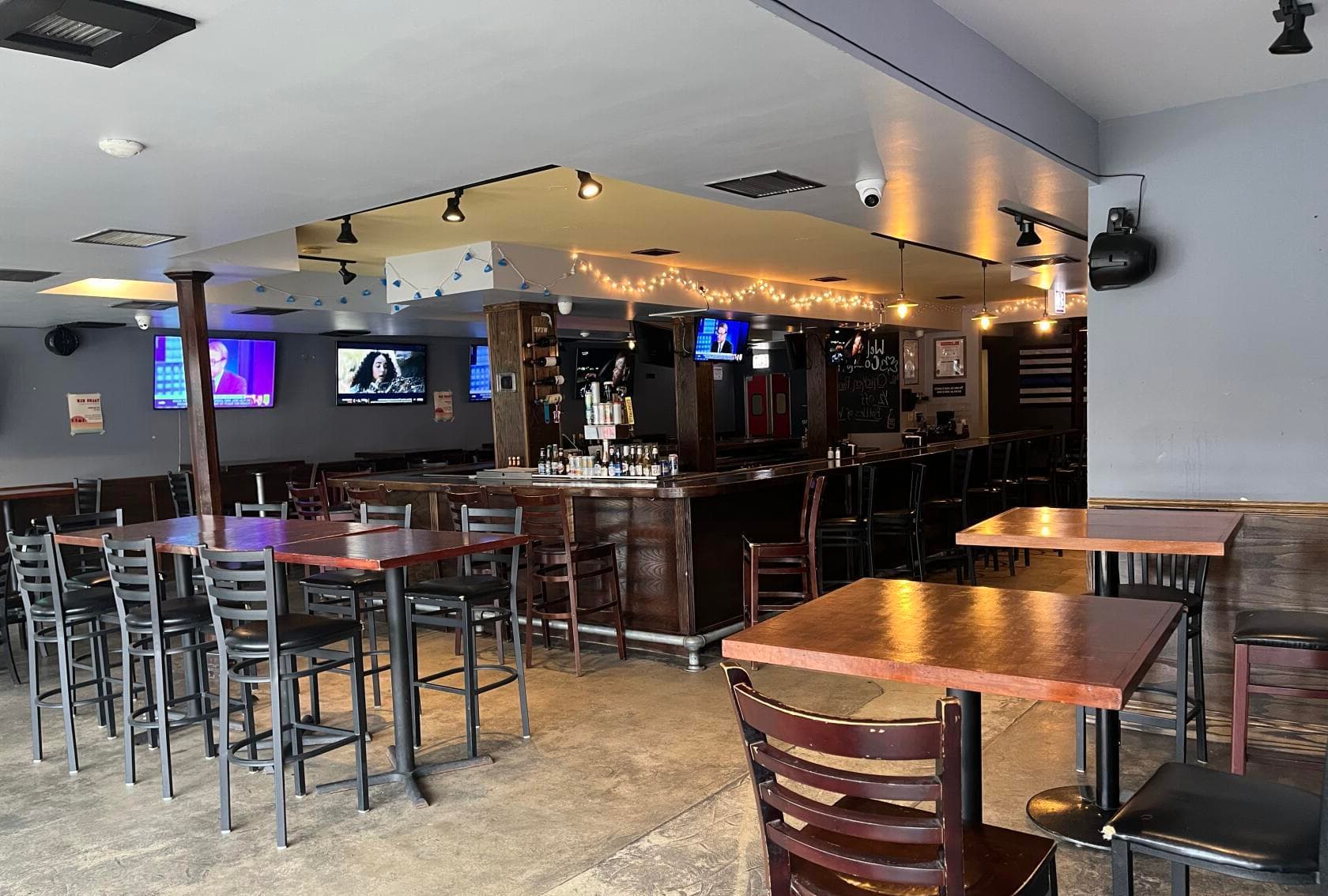 Entire Venue, Coach's Bar & Grill photo #1