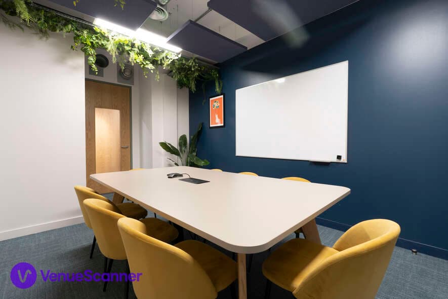 Vivienne, Runway East Shoreditch photo #2