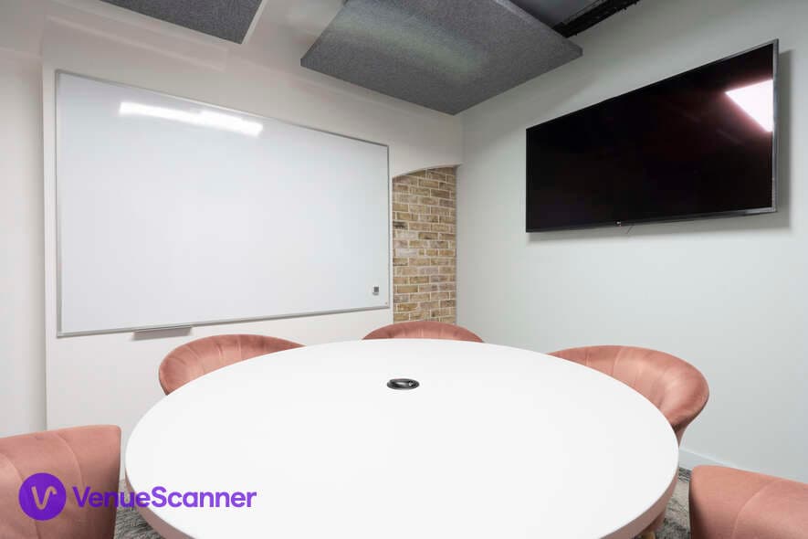 Laurent, Runway East Shoreditch photo #2