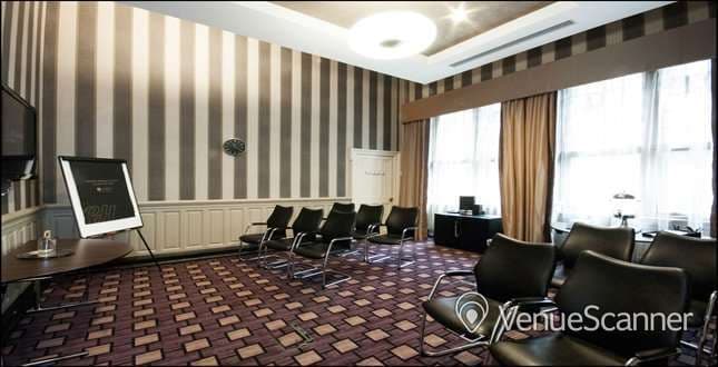 The Queen Elizabeth, Grand Central Hotel photo #1