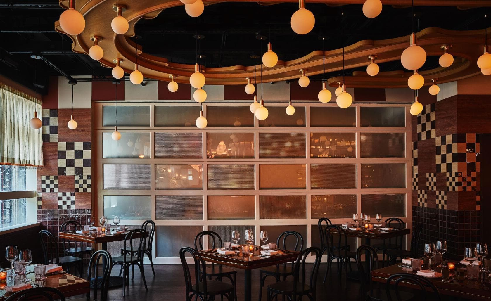 Piazza Room, Bad Roman photo #1