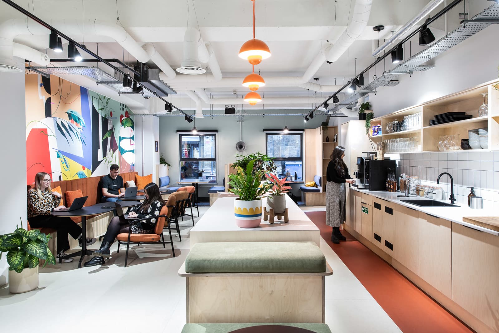 Runway East London Bridge, Senna photo #2