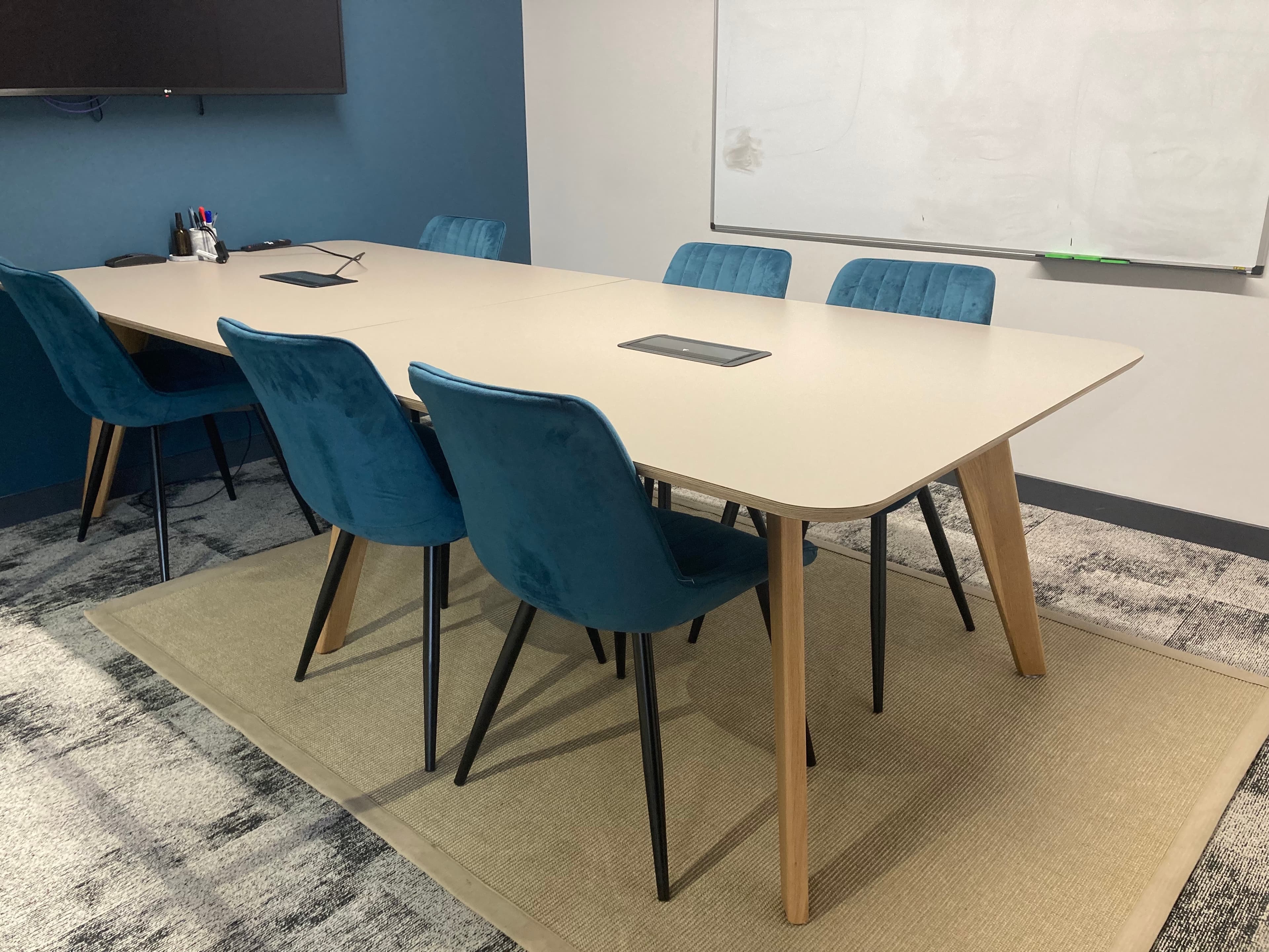 Runway East London Bridge, Schumacher photo #2