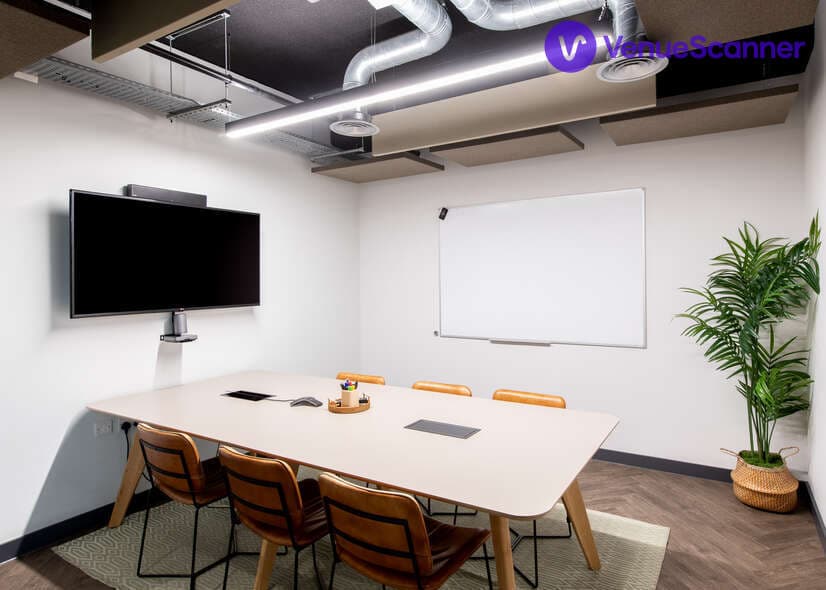 Lauda, Runway East London Bridge photo #2