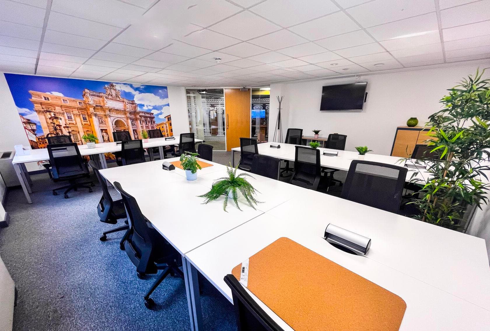 5 - 32 Person Team Day Office