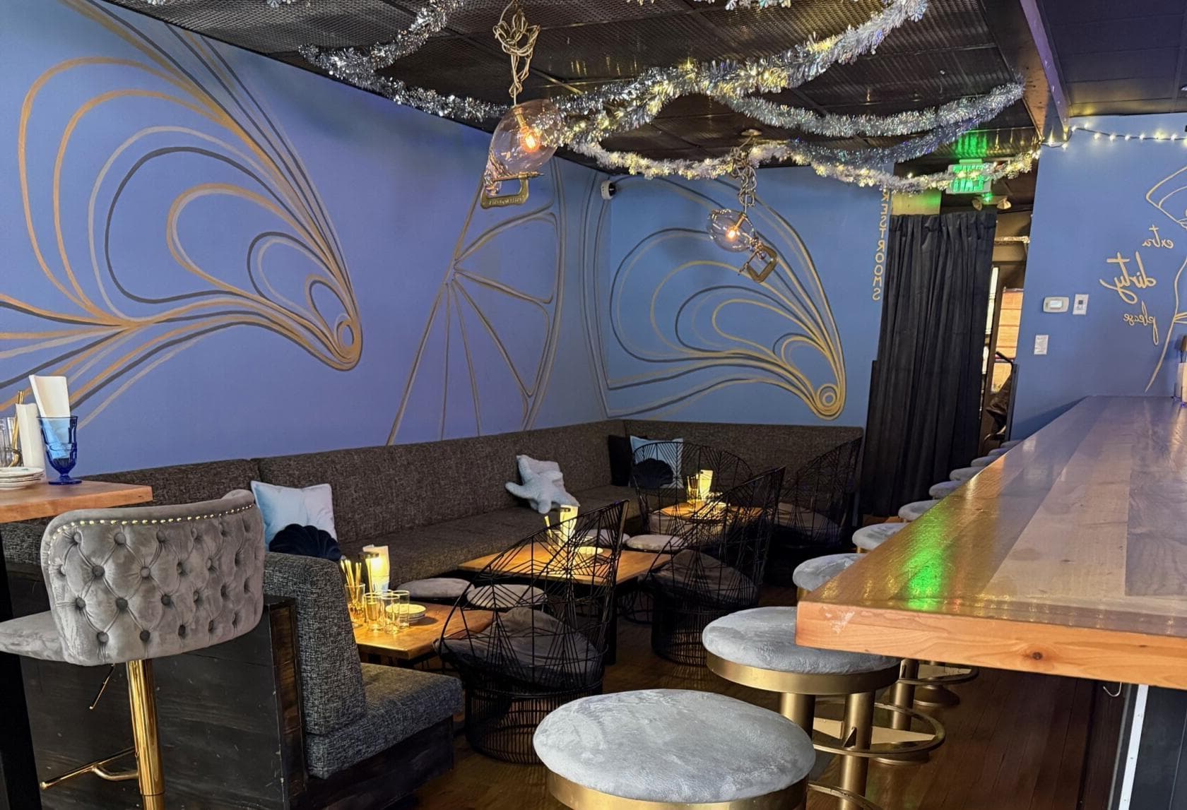 Lounge Space, Fin N Tonic photo #1