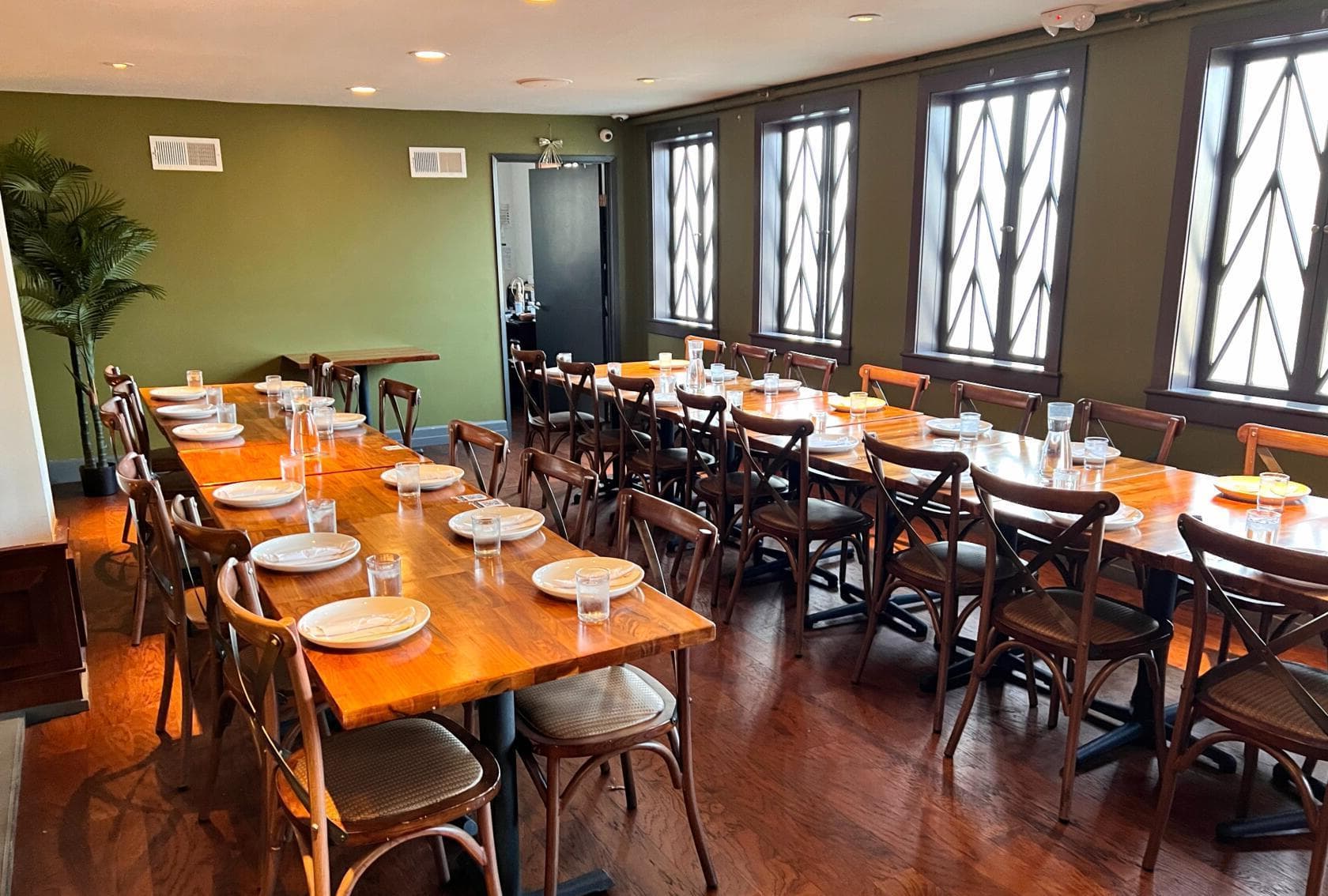 Upstairs Area, Avenida photo #1