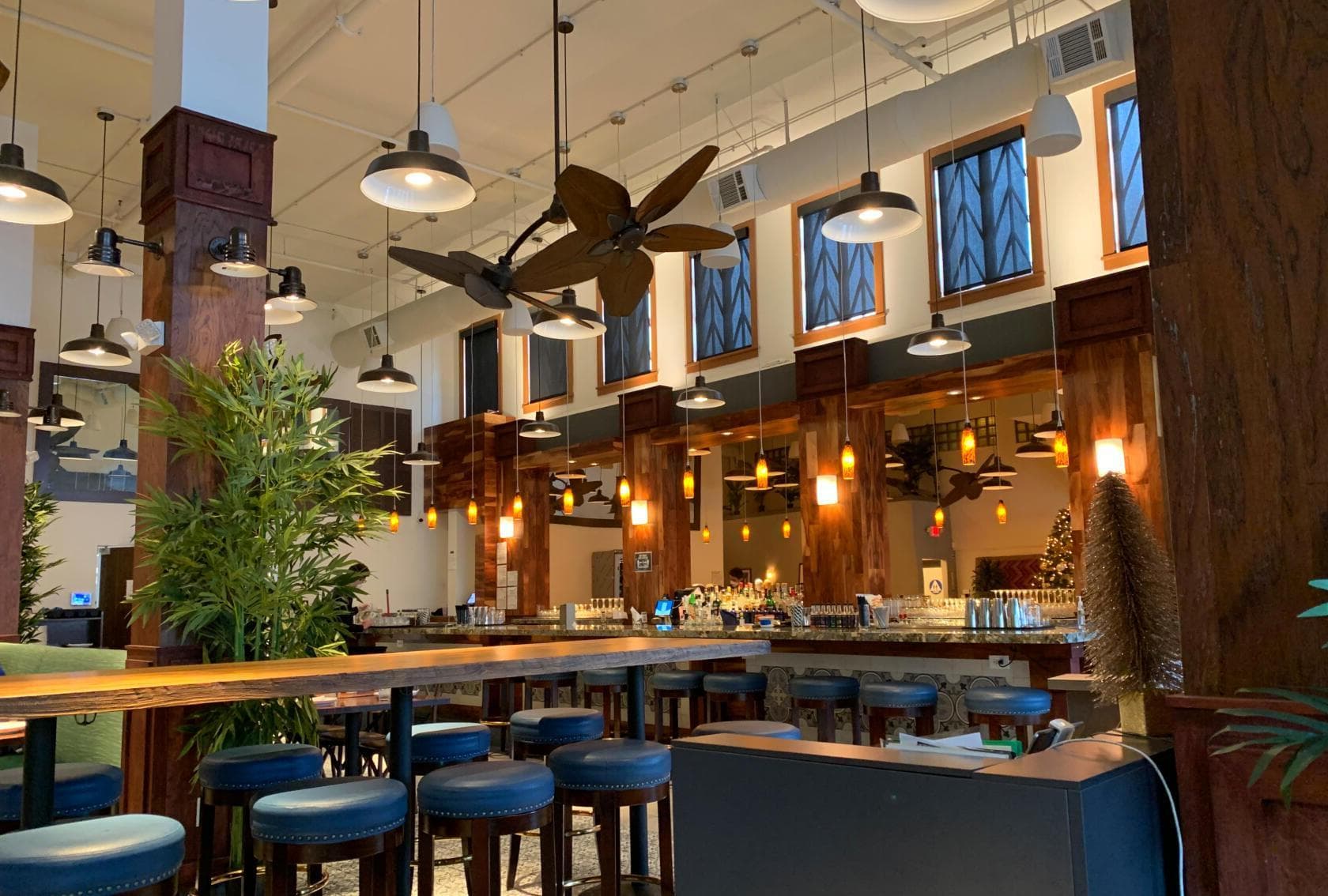 Entire Venue, Avenida photo #1